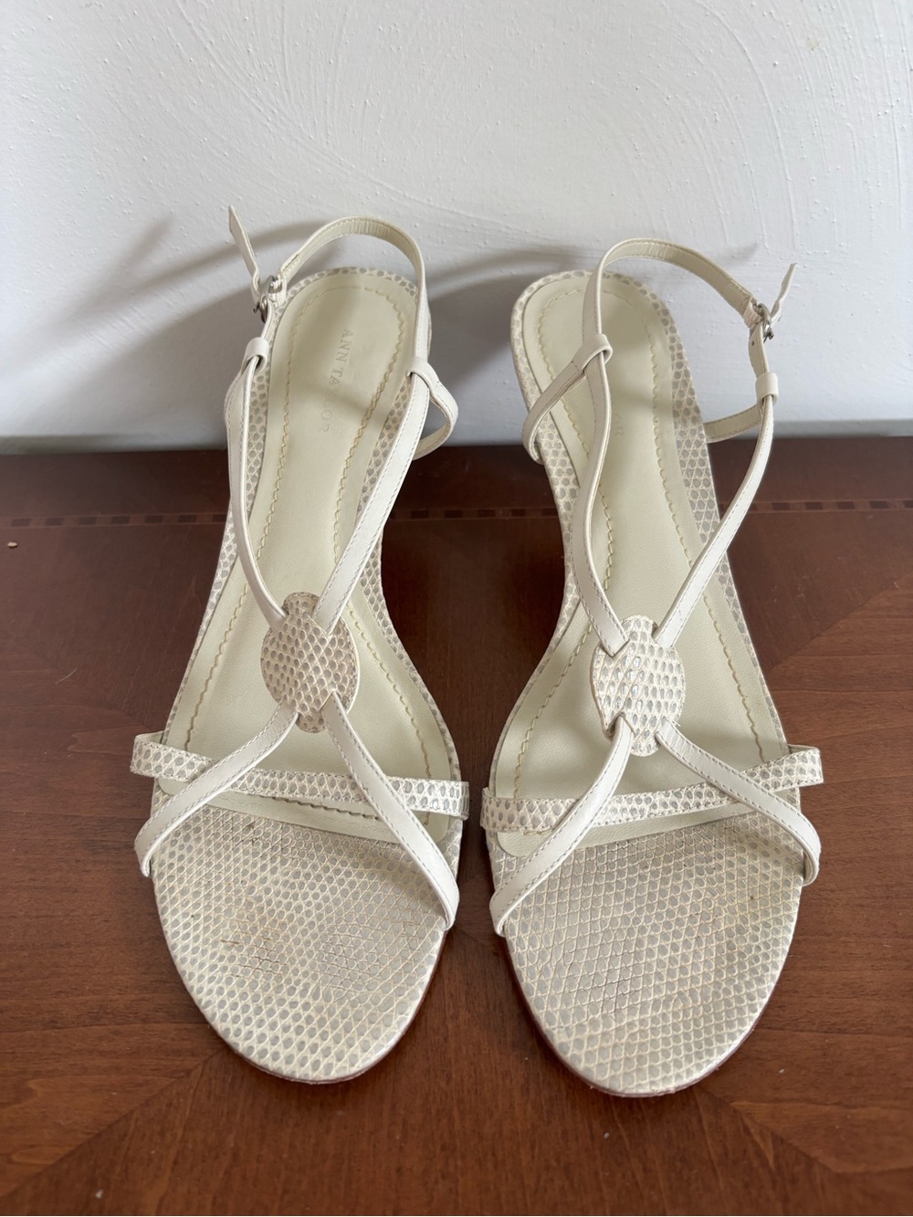 Y2K Ann Taylor Cream Snakeskin Print Leather T-Strap Kitten Heel Sandals 8.5M